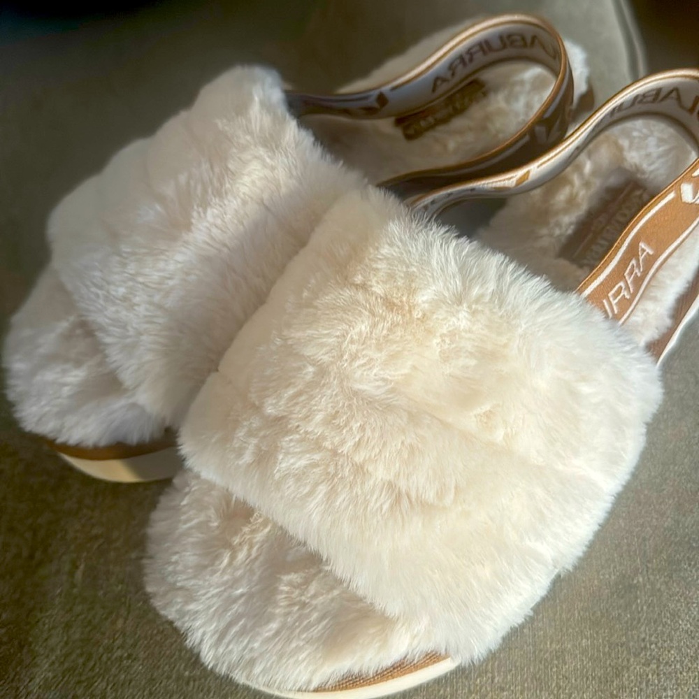 Fuzzy platform sandal - Koolaburra by Ugg